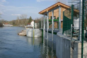 Einlaufschieber vor Wasserkraftschnecke