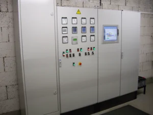 Schaltanlage für Insel- und Netzparallelbetrieb nach Modernisierung 2008
